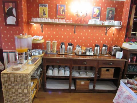 Hôtel Anne De Bretagne Blois, Breakfast buffet