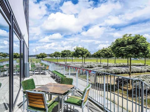 ibis budget Edinburgh Park, Terrace/patio