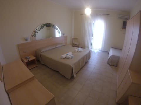 Hotel Riviera, Room