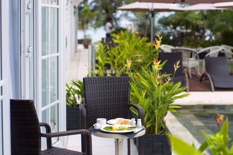 White Boutique Hotel & Residences
