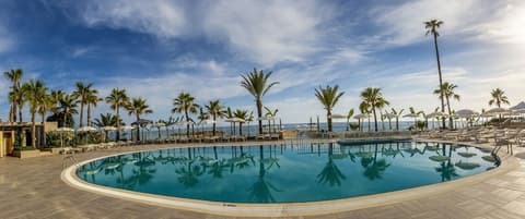 Aria Resort & Spa, Pool