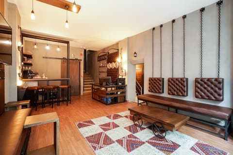 Cube Suites