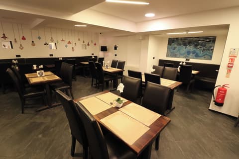 The Bryson Hotel, Restaurant