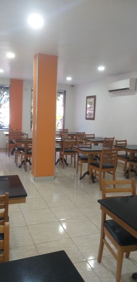 Hotel Diplomata, Restaurant