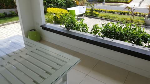 Ocho Rios Villa at Coolshade IV, Room