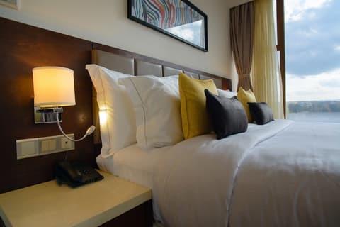 The Concord Hotel And Suites, Room