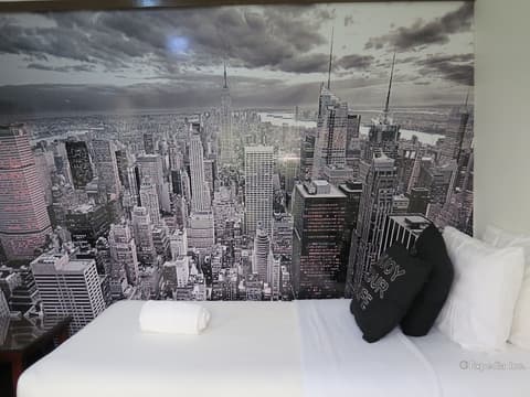 717 Cesar Place Hotel