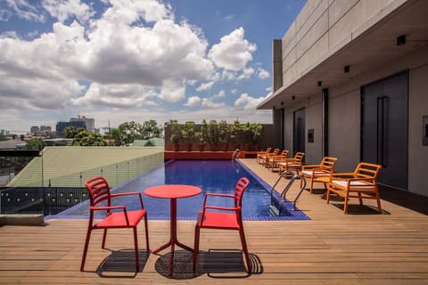 B Hotel Quezon City, Outdoor pool