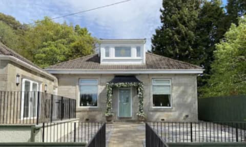 Crossbasket Castle Hotel & Restaurant