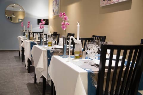 Hotel Semiramis City center, Restaurant