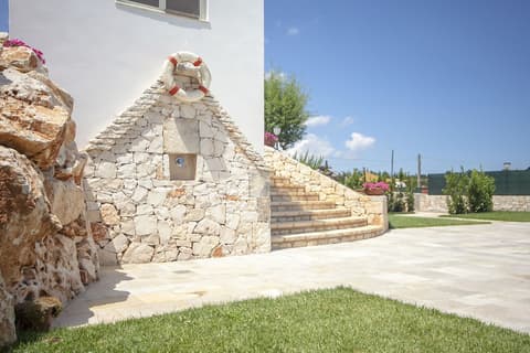 Coppola di Seta, Property grounds