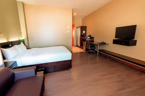 Hôtel Must –  Aéroport de Québec par JARO, Room