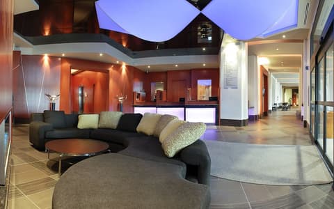 Hôtel Must –  Aéroport de Québec par JARO, Reception