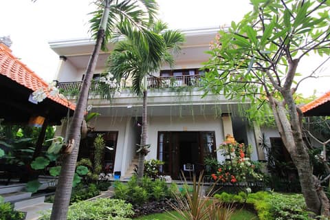 Gatra Ubud Inn, Check-in/check-out kiosk