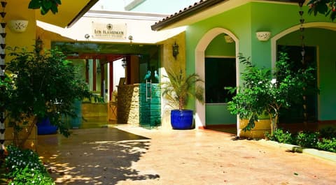 Los Flamencos Aparthotel