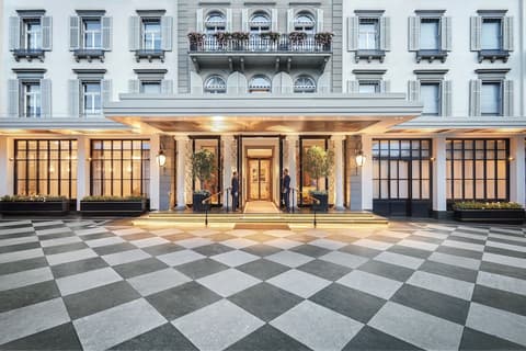 Baur au Lac, Interior entrance