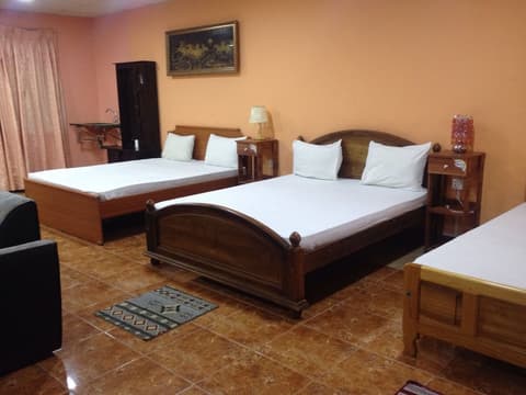 Sunshine Hotel & Hall, Room