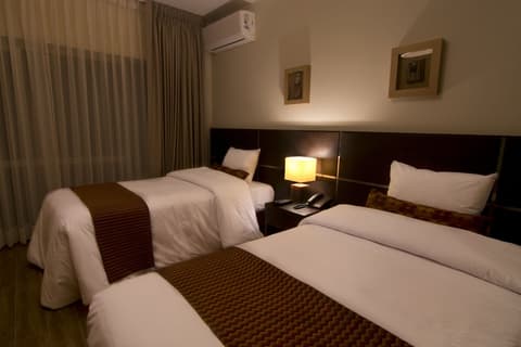 Tambo Dos de Mayo, Room