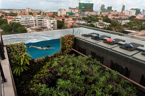 Aquarius Hotel & Urban Resort Phnom Penh, Rooftop pool