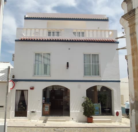 Frentomar, Front of property