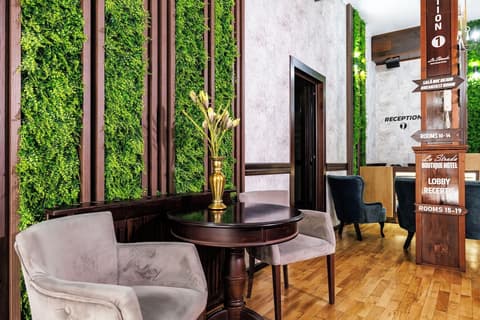 La Strada Boutique Villa