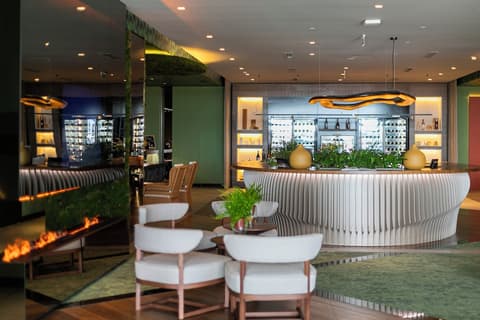 Octant Ponta Delgada, Reception