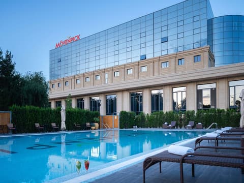 Mövenpick Samarkand, Pool