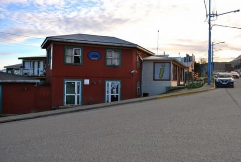 Hostel Los Cormoranes, Front of property