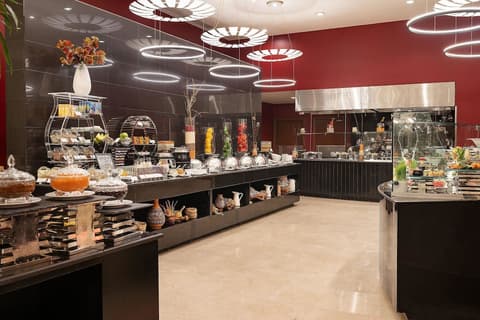 Steigenberger Hotel El Tahrir Cairo, Dining