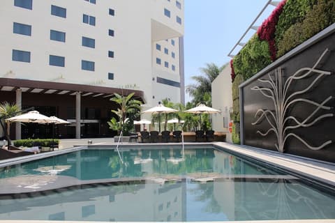 HS HOTSSON Hotel Silao