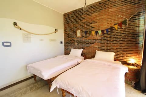 Above the Sea Guesthouse, Room