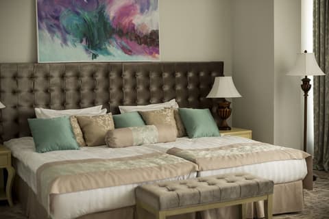 Bristol Central Park Hotel