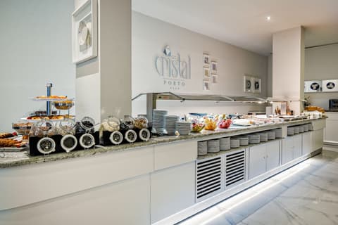 Hotel Cristal Porto, Breakfast area