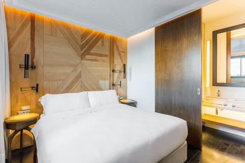 The Wings Hotels Collection, Room