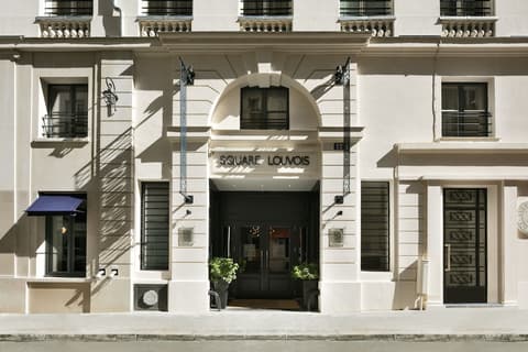 Hotel Square Louvois, Front of property