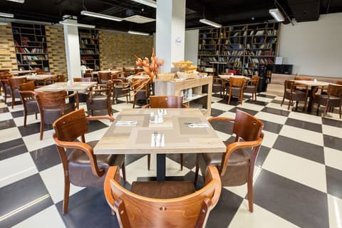 Di Verdi Imperial Hotel, Restaurant