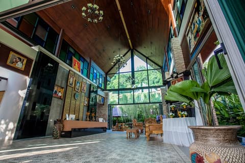 HULA HULA RESORT l truly tropical and fun wellness