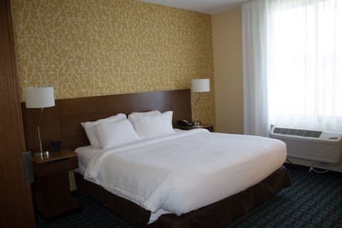 Fairfield Inn & Suites by Marriott Geneva Finger Lakes, Room