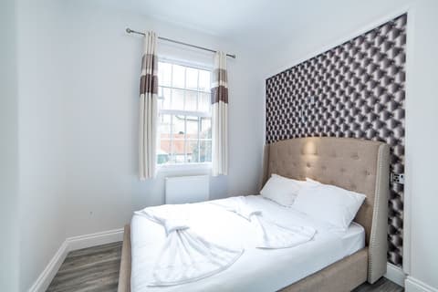 Imperial Court Suites, Room