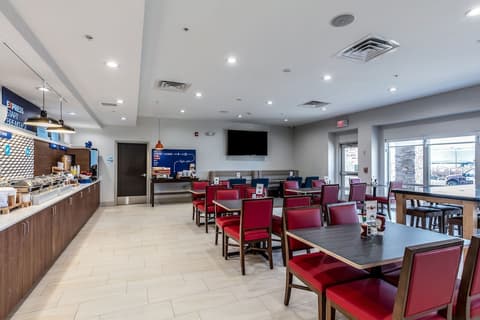Holiday Inn Express & Suites Jersey City North - Hoboken by IHG, Breakfast meal