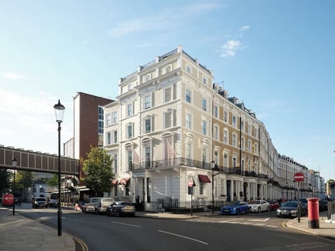 The Prime London Hotel, Front of property