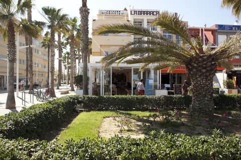 Malvarrosa Beach Rooms