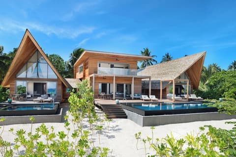 The St. Regis Maldives Vommuli Resort