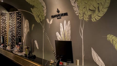 Roma Luxus Hotel, Reception