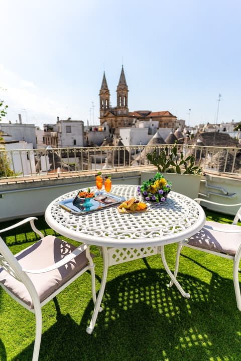 Palazzo Scotto, Terrace/patio