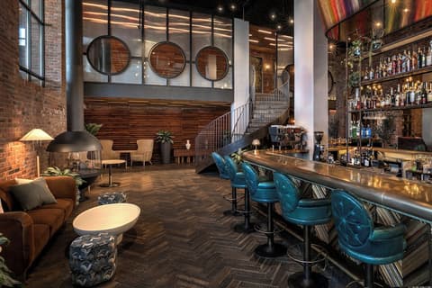 Arlo Williamsburg, Lobby lounge