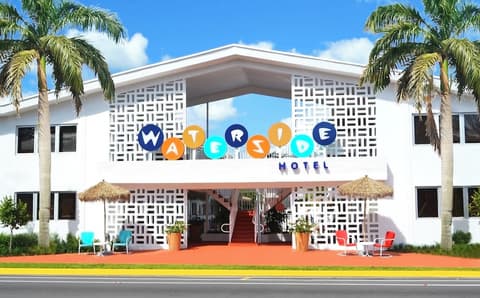 Waterside Hotel and Suites, Front of property