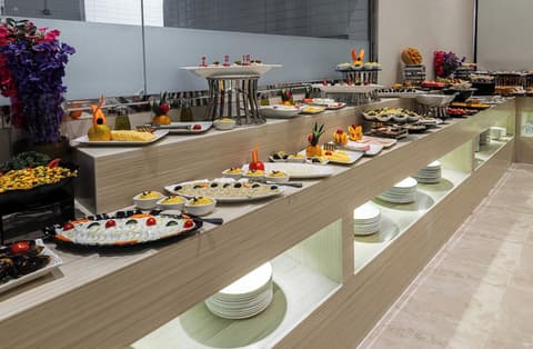 Voyage Hotel, Breakfast buffet