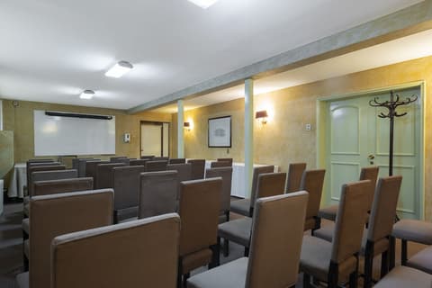 Teclados Hotel, Business center