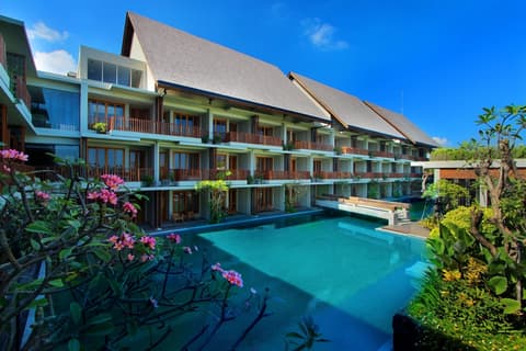 Swarga Suites Bali Berawa, Marclan Collection, Pool